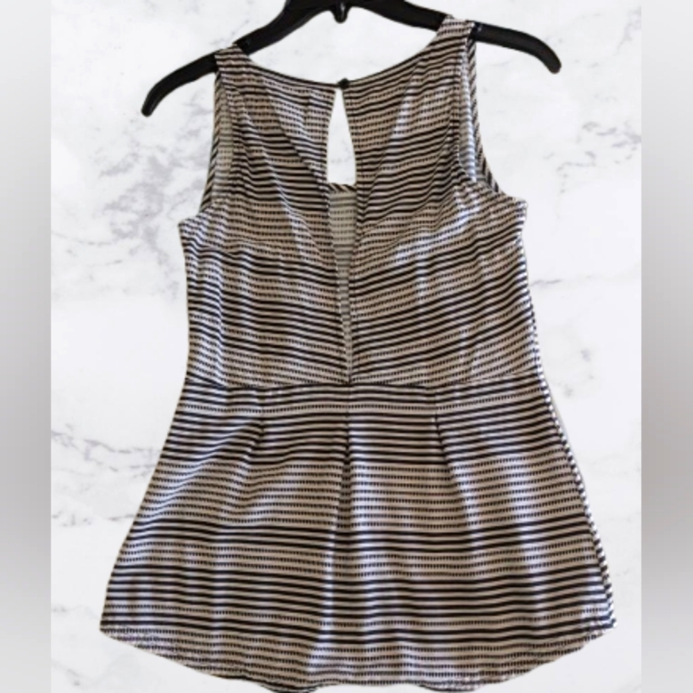 Jack by BB Dakota White Black Gray Fitted Cut Out Tank Blouse Size XS ✨ 2 /$15 ✨